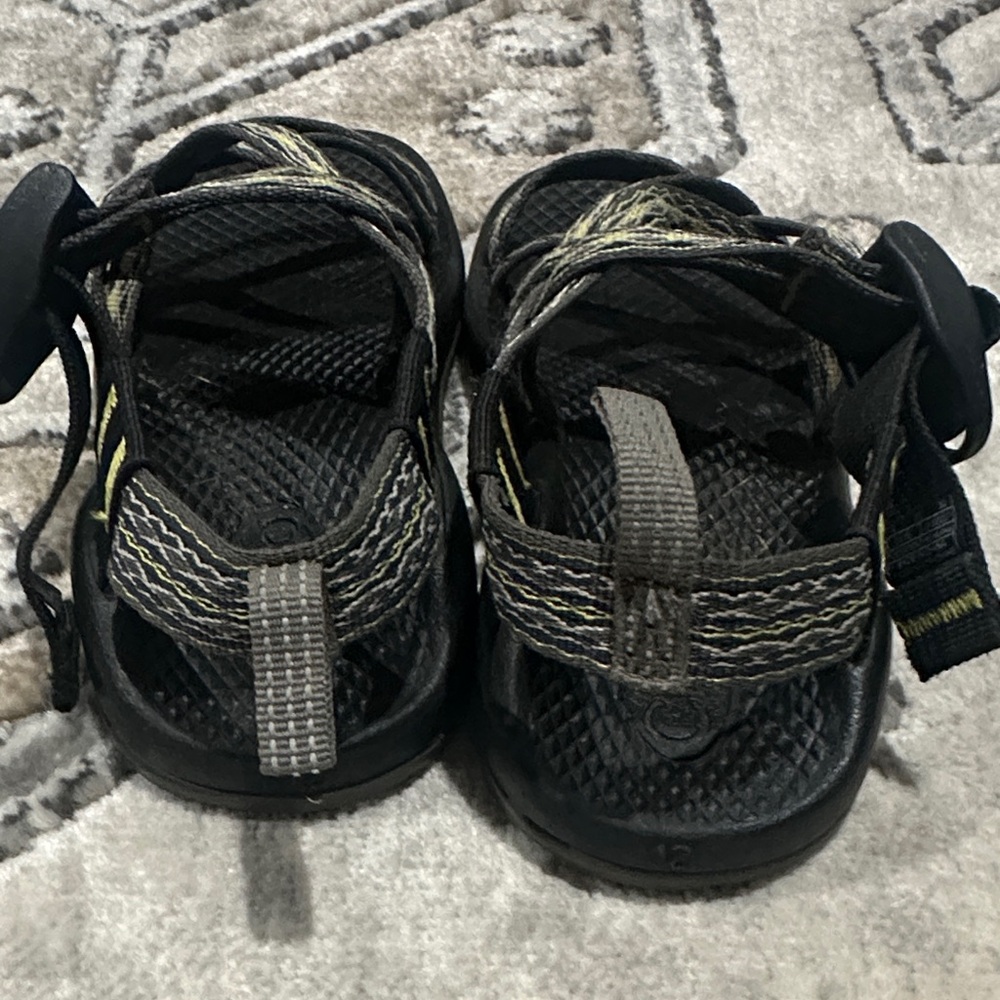 Size 13 Chaco Kids Black Sandals with Gray-Yellow/Green Straps - Picture 3 of 4